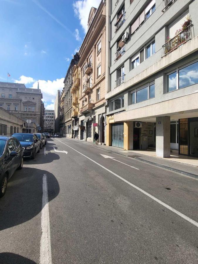 Sweet House Parlament Apartment Belgrade