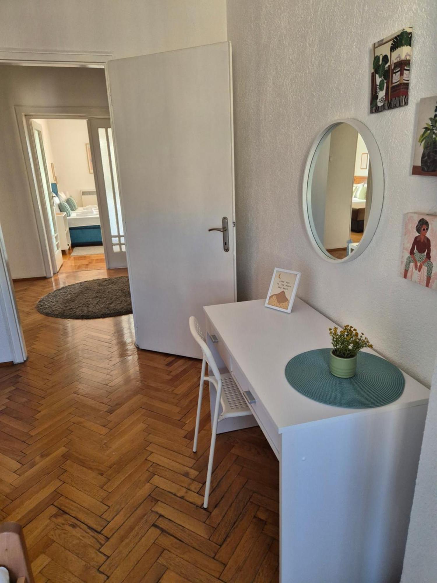 Apartment Sweet House Parlament